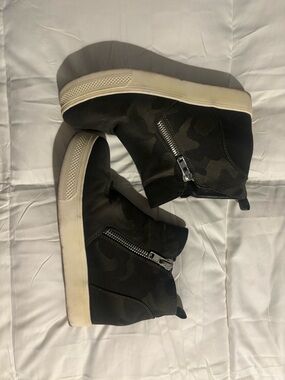 Steve Madden Black & Olive Wedge Sneakers with Side Zip